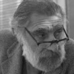 "Canfeda" ve "Rengâhenk" kitaplarında, uydurulmuş kurallara karşı bireyin o muazzam hürriyetini savunur. Babasına yazdığı o meşhur şiirdeki gibi, otoriteye duyulan sevgi ile o otoritenin uydurduğu kalıplara karşı duruş arasındaki dengeyi harika bir şekilde kurmuştur.