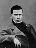 Lev Tolstoy'un köylü kıyafetleri içinde tarlada çalışırken ve yazarken çekilmiş fotoğraflarından esinlenen, sadelik ve hakikat arayışını simgeleyen portre.