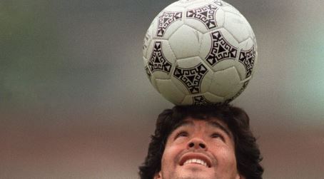 Maradona'nın 1986 Dünya Kupası'ndaki liderlik duruşu ve saha içindeki taktiksel analizi.